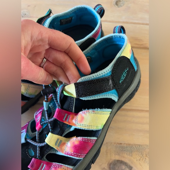 Keens women’s Newport h2 size 7 tie dye - Picture 6 of 7